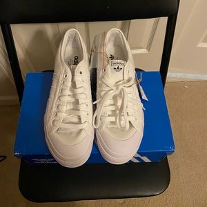 Size 8 Nizza Platform white Adidas